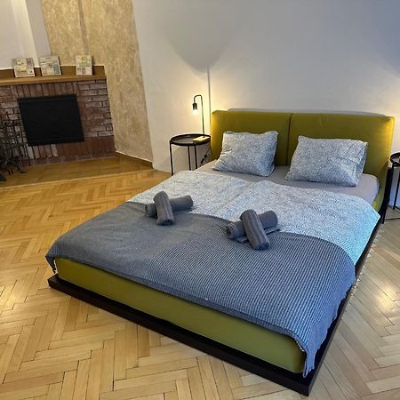 Nerudova Apartments Prag Exteriör bild