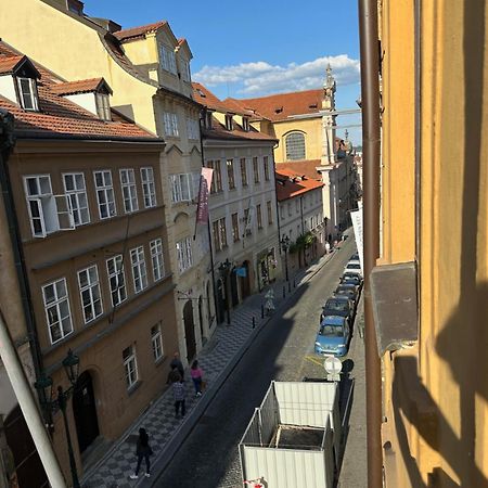 Nerudova Apartments Prag Exteriör bild